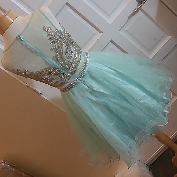Mint green Dress / size S / brand  Dancing  queen USA. - Picture 3 of 9